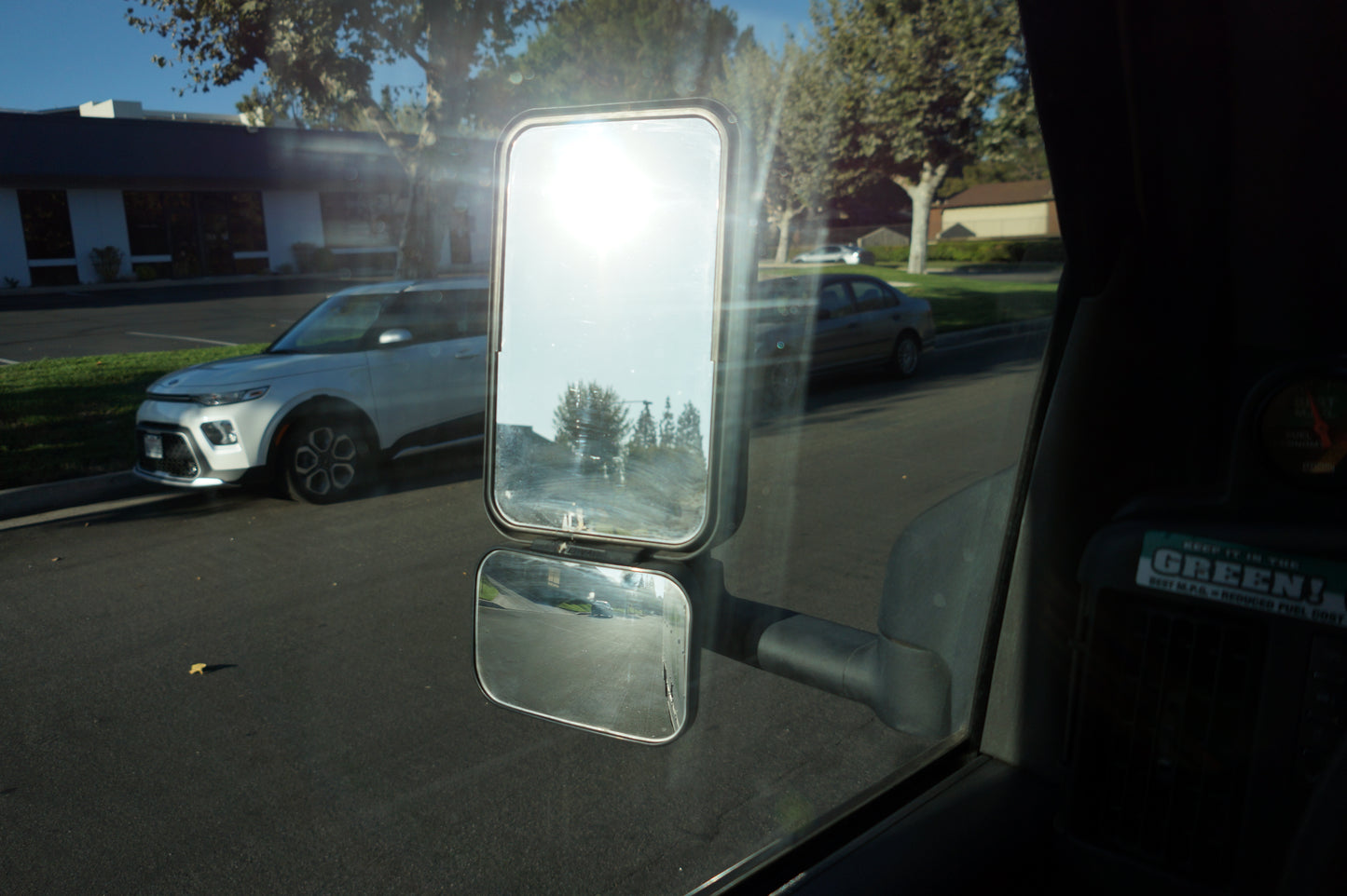 Electronic Rear-view Mirror